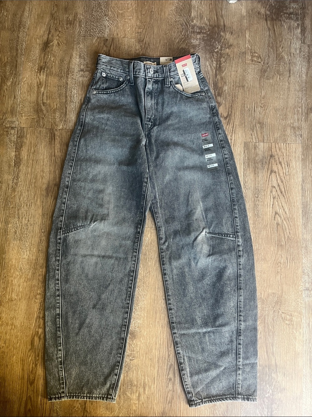 Levi’s Cinch Barrel Jeans 26x31 – NWT